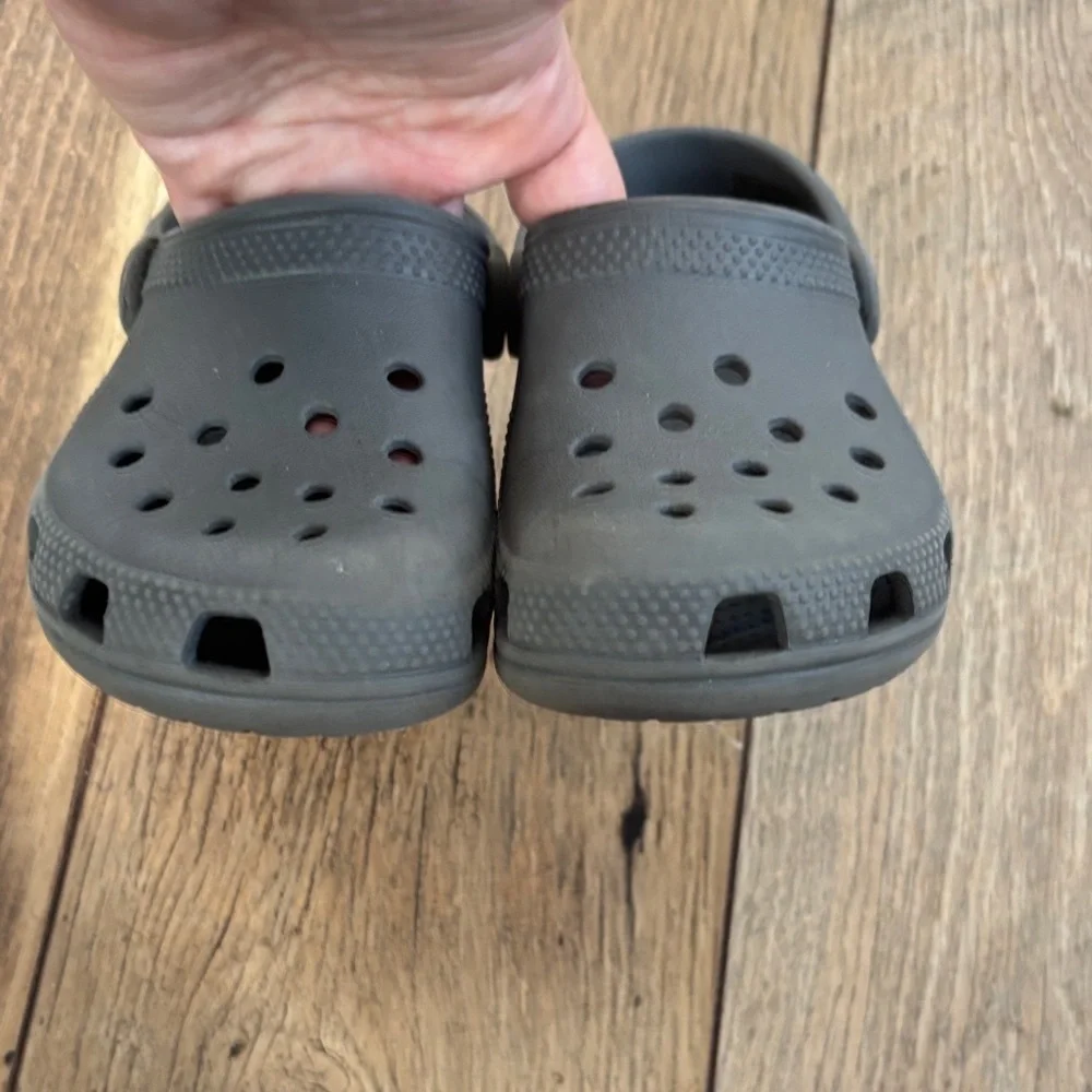 CROCS Classic Slate Gray Classic Kids Clog sz 10